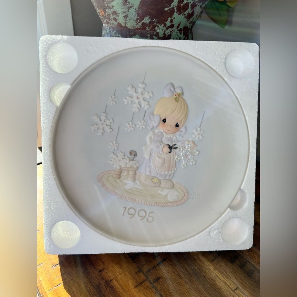 1995 Enesco Precious Moments “He Covers The Earth With His Beauty” Plate - Picture 3 of 4
